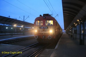 Il locomotore diesel MAV 416 154 (M41 Ganz) è pronto a partire dalla stazione di Tchop (Ucraina) alla testa del breve treno internazionale 6217 diretto a Zahony (Ungheria) il 03/01/2014